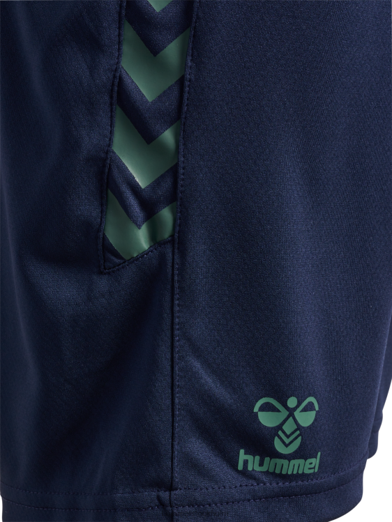 se Hummel barn hmlstaltiska polyshorts LL40V4655 \"lätta shorts\"