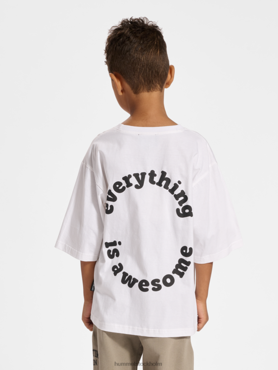 se Hummel barn stsemmett t-shirt s/s LL40V4999 "lös passform t-shirt"