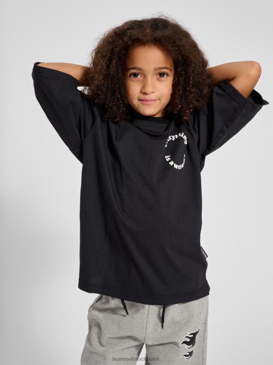 se Hummel barn stsemmett t-shirt s/s LL40V5003 \"lös passform t-shirt\"