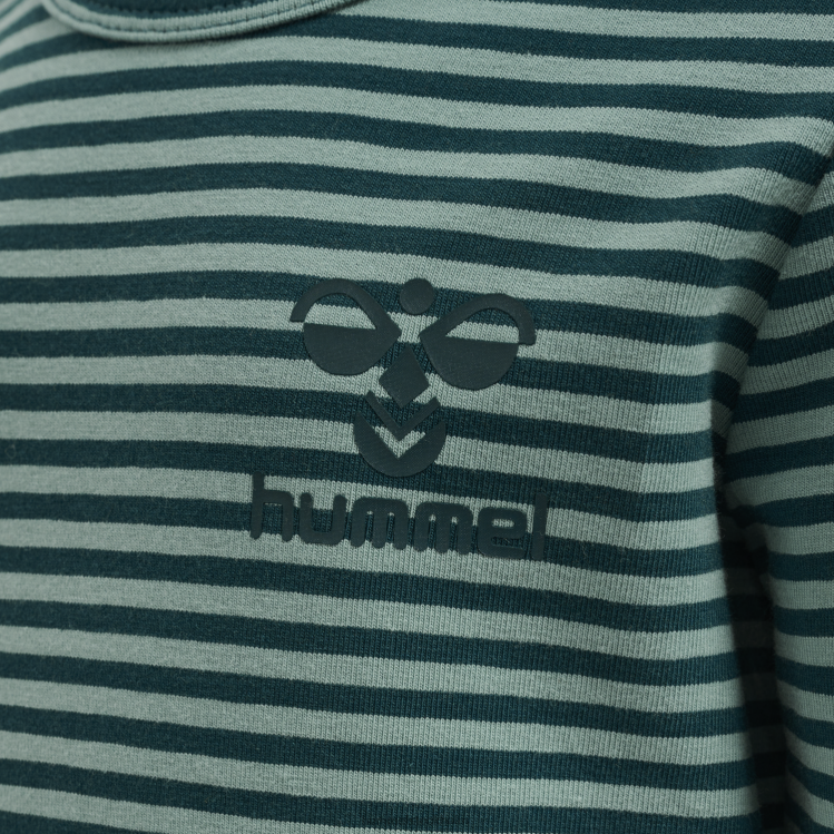 se Hummel barn hmlmulle t-shirt l/s LL40V4384 \"långärmad t-shirt\"