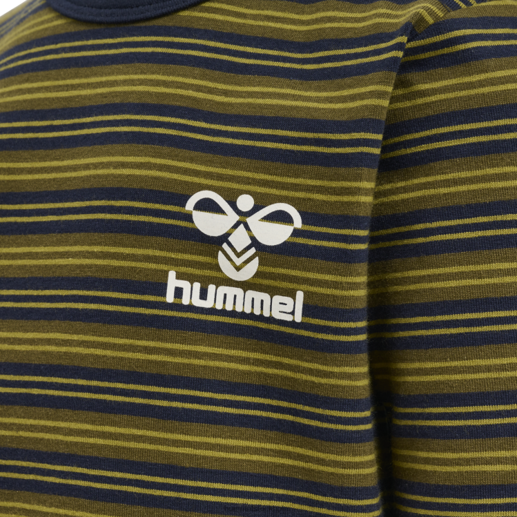 se Hummel barn hmluniterad t-shirt l/s LL40V4585 \"långärmad t-shirt\"