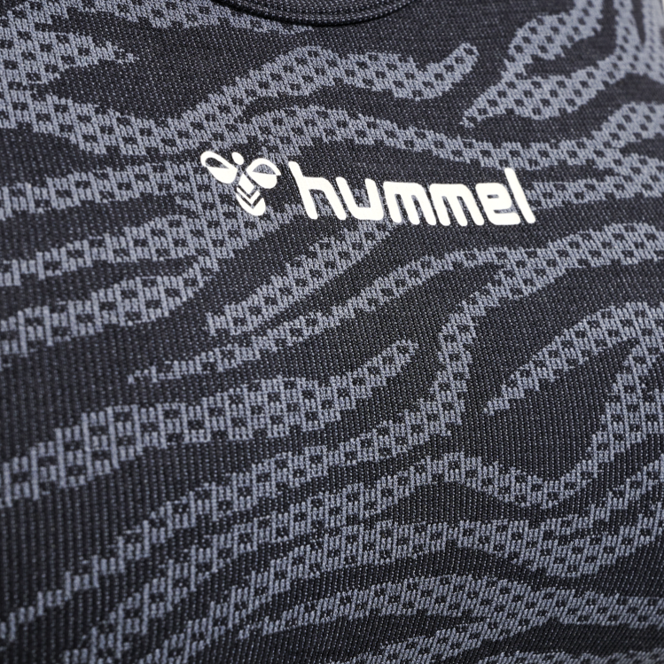 se Hummel kvinnor hmlmt saga sömlös sporttopp LL40V3100 \"sport-bh-topp\"