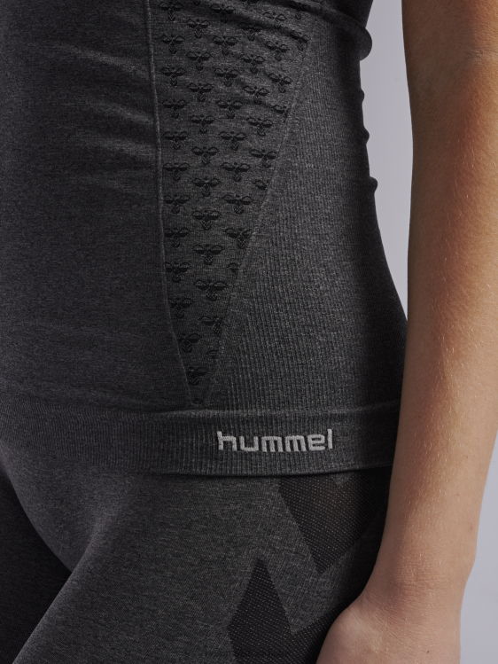 se Hummel kvinnor klassisk bee ci sömlös topp LL40V3955 \"Kläder\"