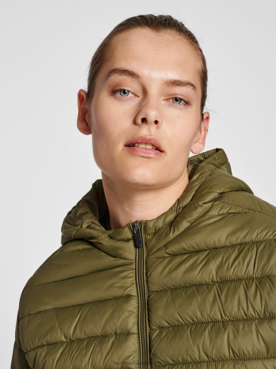 se Hummel kvinnor hmlröd quiltad huvajacka LL40V2868 \"quiltad jacka med huva\"