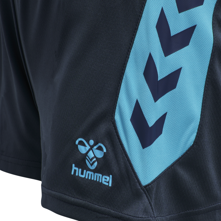 se Hummel kvinnor hmlaction poly shorts LL40V3843 \"medellånga shorts\"