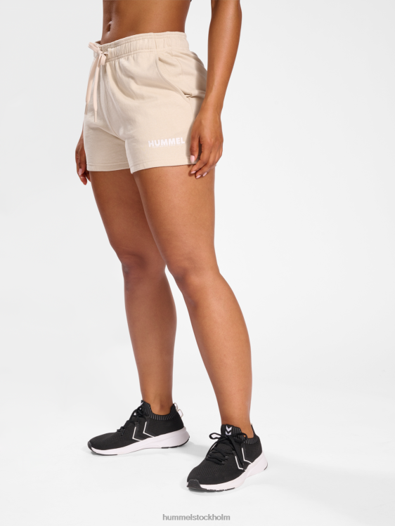 se Hummel kvinnor hmllegacy shorts LL40V2353 "sportiga shorts"