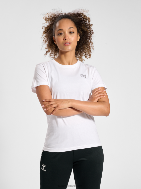se Hummel kvinnor hmlcourt t-shirt i bomull s/s LL40V2431 "lätt sportig t-shirt"
