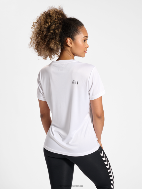 se Hummel kvinnor hmlcourt t-shirt s/s LL40V2447 \"sportig t-shirt\"