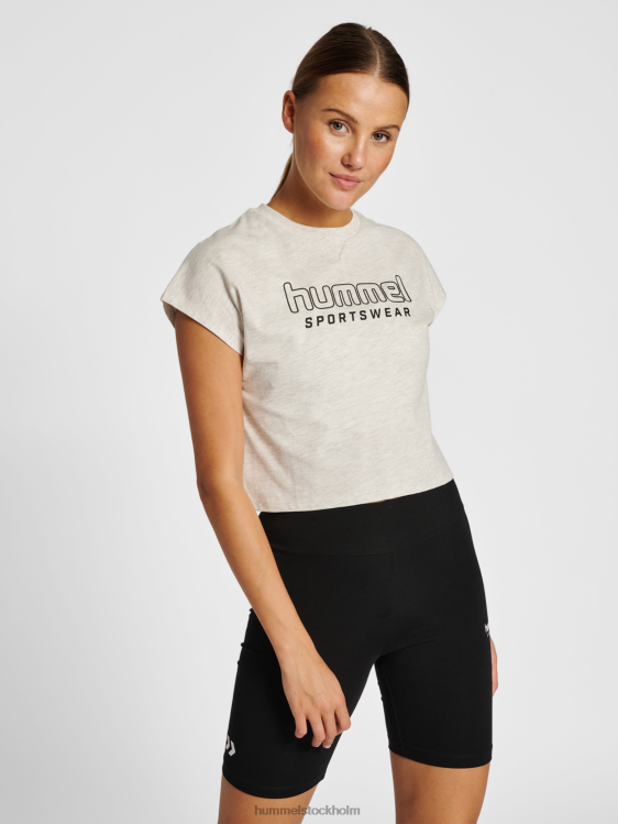 se Hummel kvinnor hmllgc juni beskuren t-shirt LL40V2259 "sportig beskuren t-shirt"