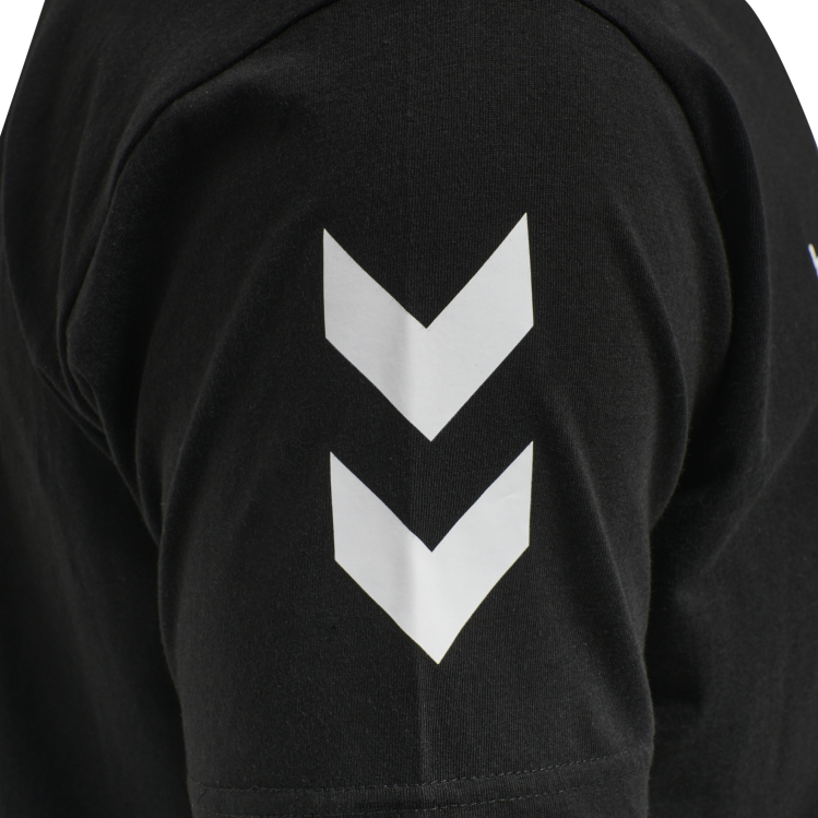 se Hummel män hmlgo bomull t-shirt s/s LL40V1642 \"bomulls t-shirt med chevrons\"