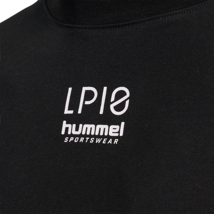 se Hummel unisex- hmllp10 boxig t-shirt LL40V216 \"t-shirt med lp10-logotyp\"